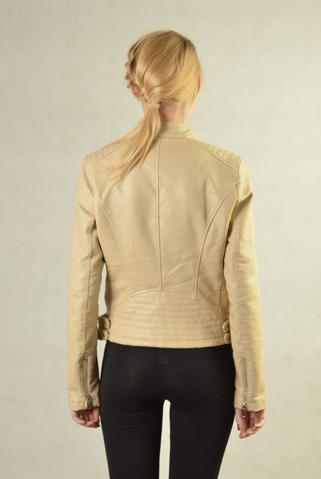 Beżowa ramoneska wykonana ze skóry ekologicznej