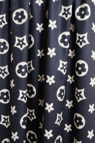 WZORZYSTY SZAL Z FRĘDZLAMI- CZARNY