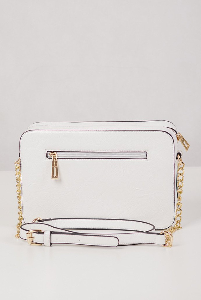 Kremowa, usztywniana torebka ze złotym łańcuszkiem