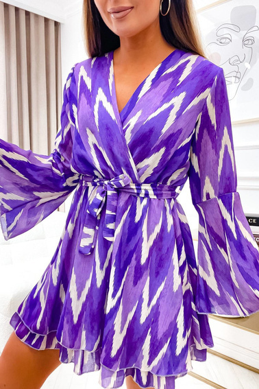 WZORZYSTA SUKIENKA WIĄZANA W PASIE- FIOLETOWA