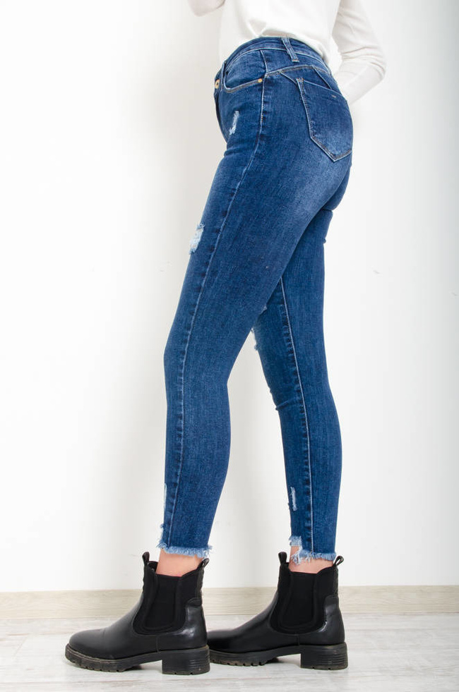 JEANSOWE SPODNIE PUSH UP Z PRZETARCIAMI- WYSOKI STAN