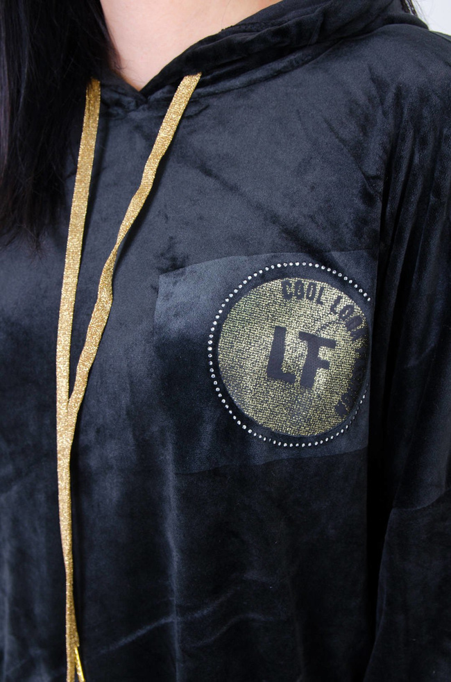 CZARNA WELUROWA DŁUGA BLUZA Z NASZYWKĄ