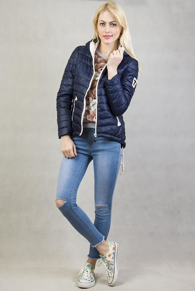 Granatowa kurtka pikowana