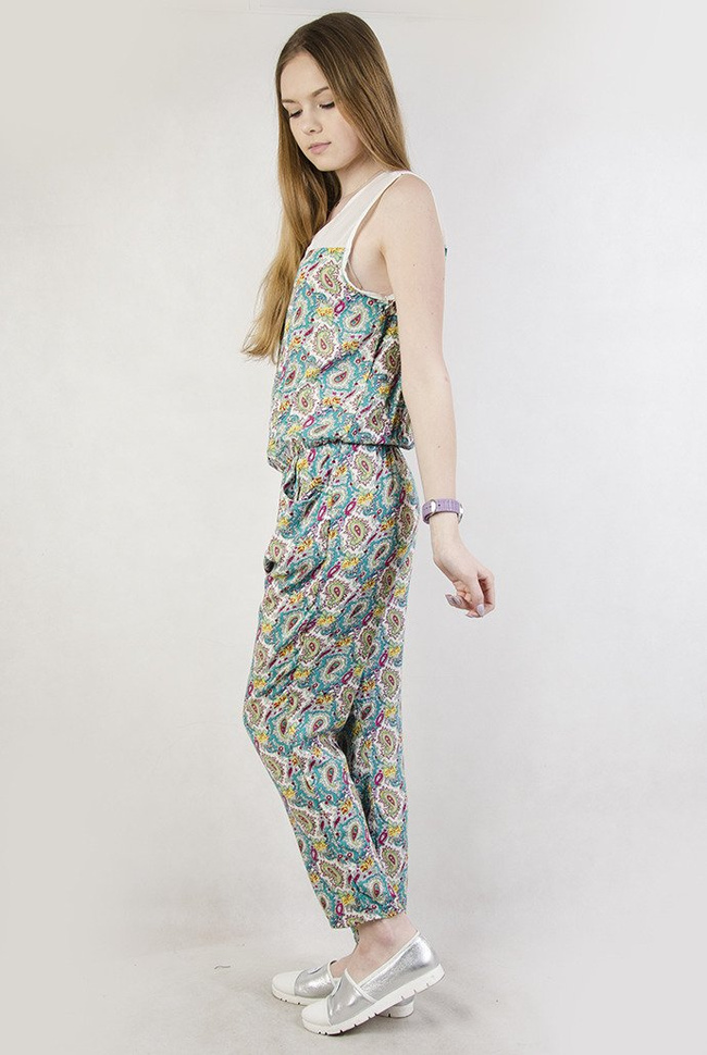 Kombinezon z zamkiem na środku