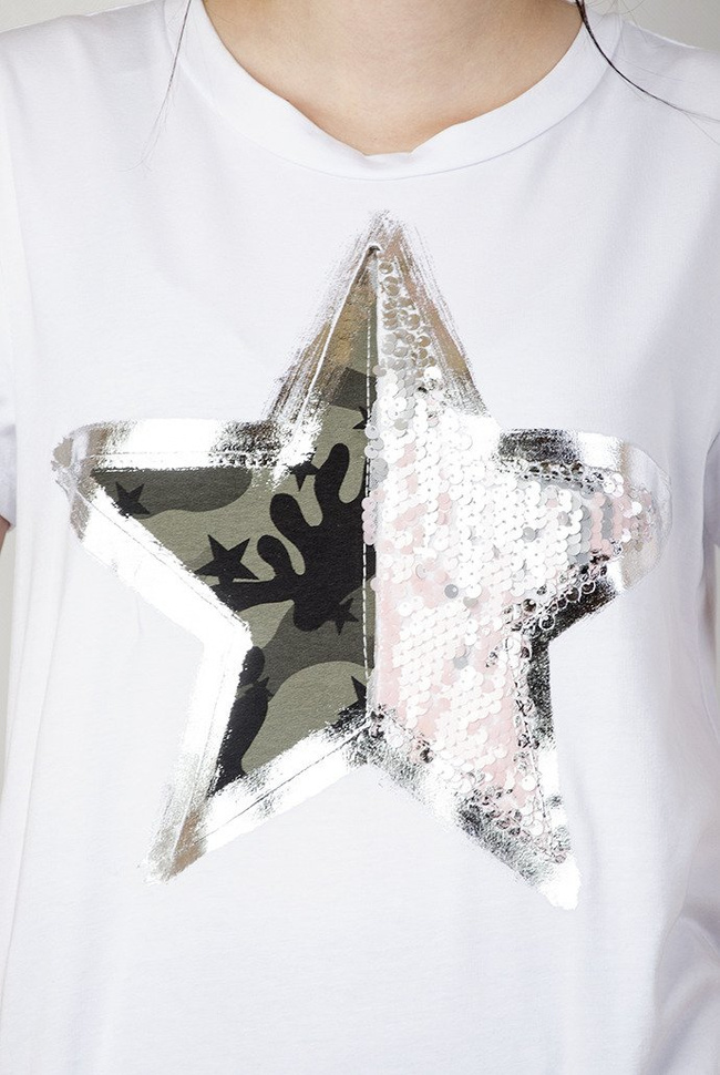 Biała bluzka z gwiazdą i moro paskami