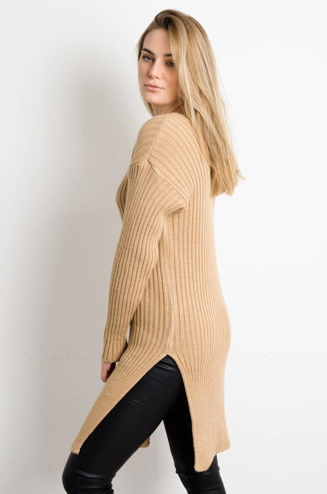 DŁUGI SWETER PRĄŻKOWANY Z ROZCIĘCIAMI 