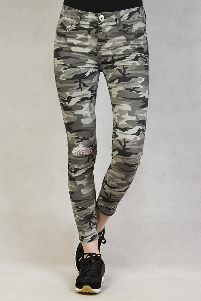 Spodnie moro z przetarciami