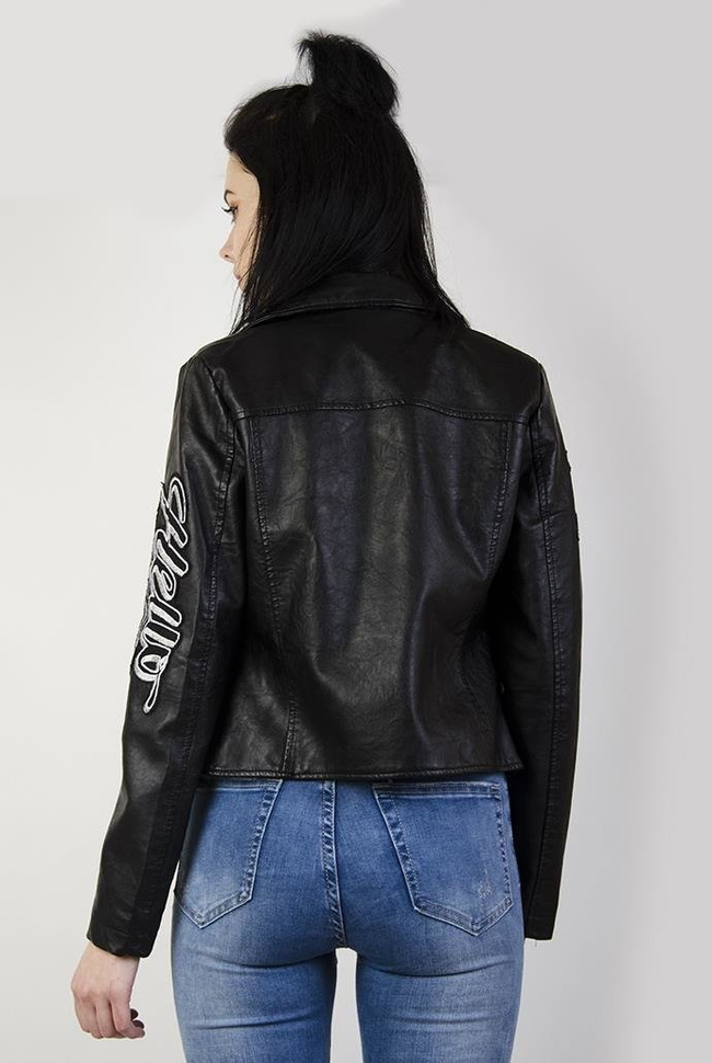 Kurtka ramoneska z naszywkami