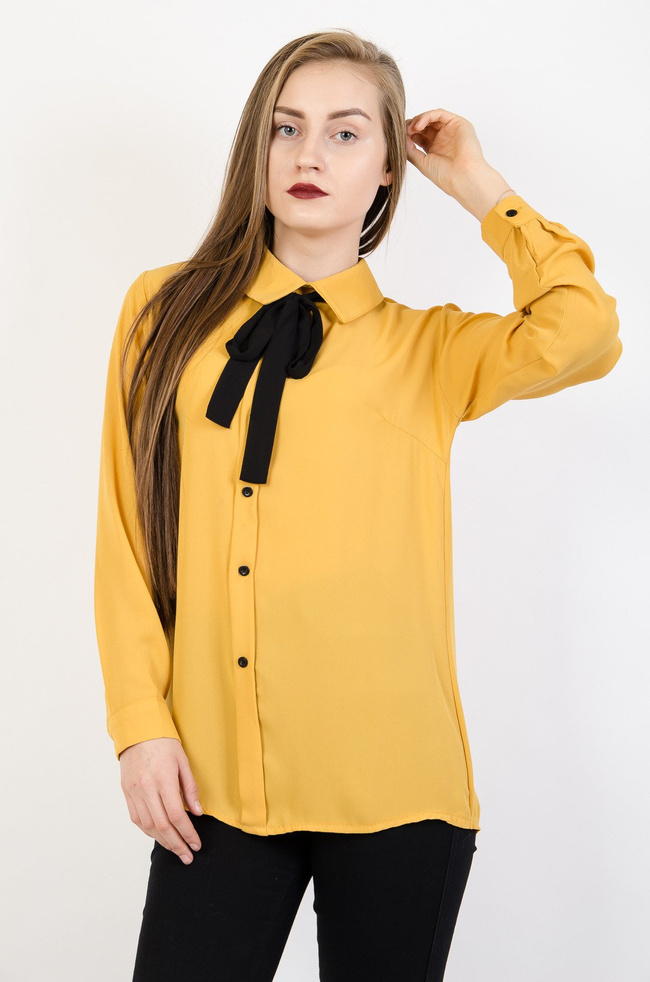 Miodowa koszula z wiązaniem przy szyi