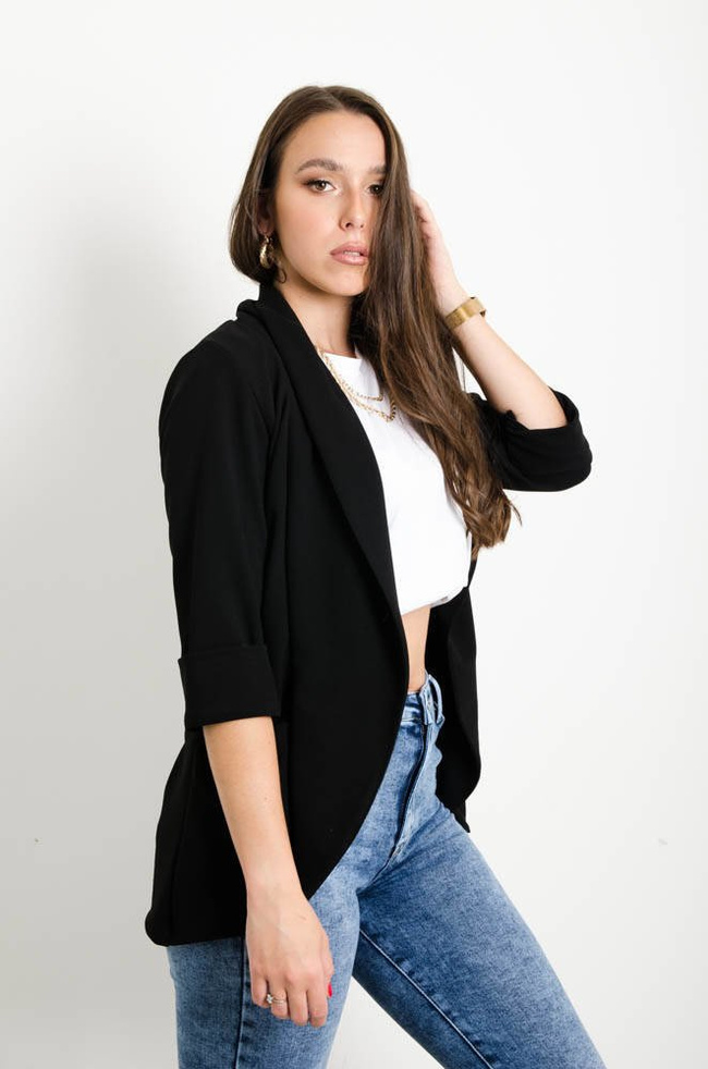 CZARNA NARZUTKA Z KIESZENIAMI