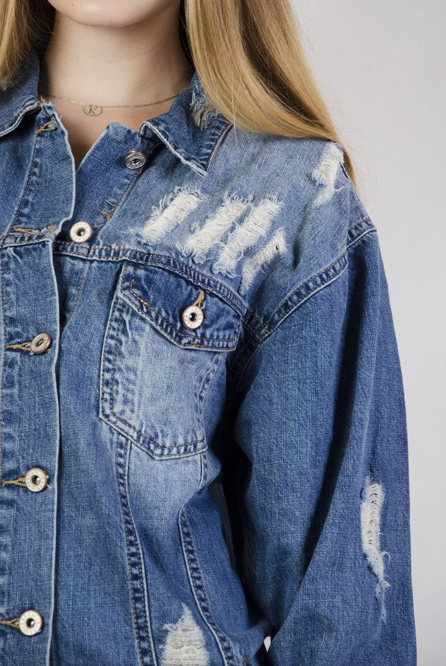 Kurtka jeansowa z drobnymi przetarciami