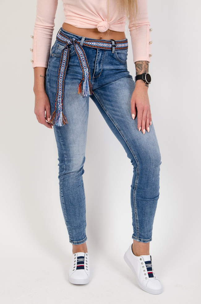 Jeansowe spodnie joggery z kolorowym paskiem