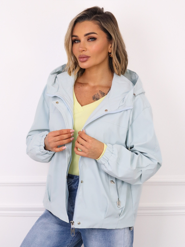 KURTKA PRZEJŚCIOWA Z KAPTUREM I KIESZENIAMI ZAPINANYMI NA ZAMEK- NIEBIESKA