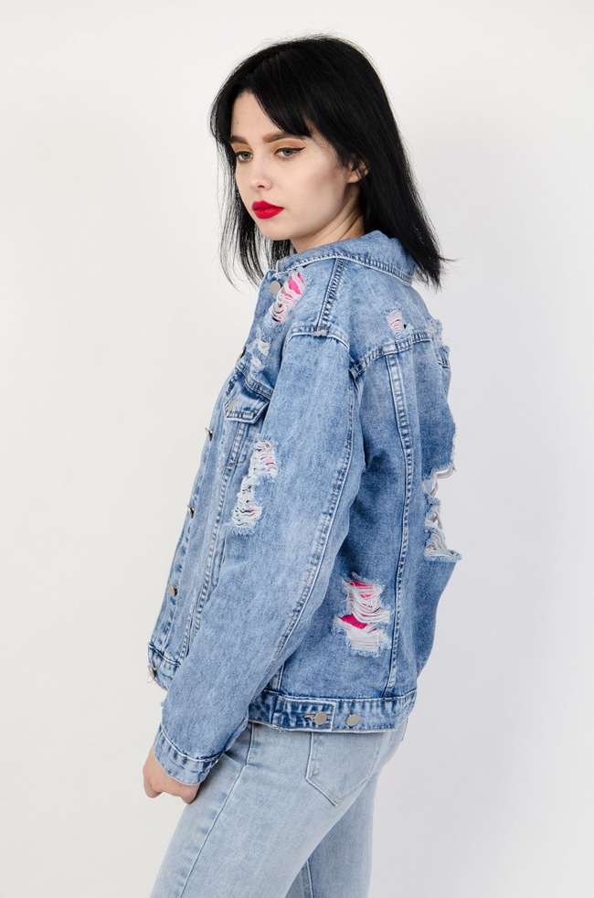 Kurtka jeansowa z przetarciami