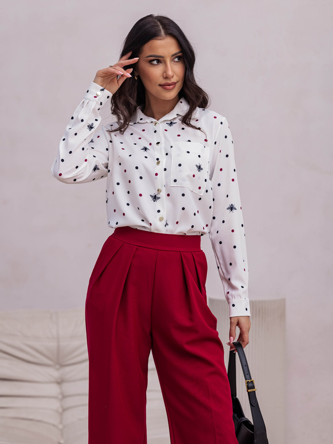 WZORZYSTA KOSZULA ZAPINANA NA GUZIKI- BIAŁA W BORDOWE KROPKI