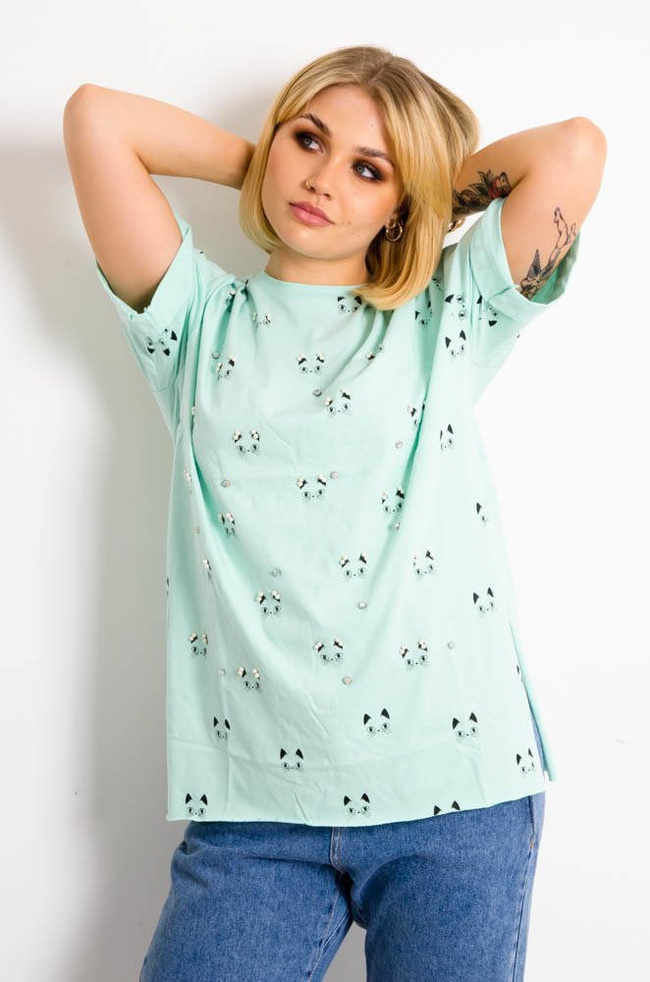 ZIELONY OVERSIZOWY T-SHIRT KOTEK Z KORALIKAMI