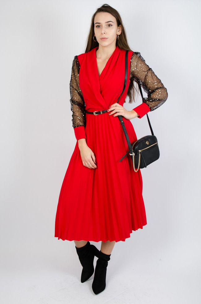 CZERWONA PLISOWANA SUKIENKA Z OZDOBNYMI RĘKAWAMI 