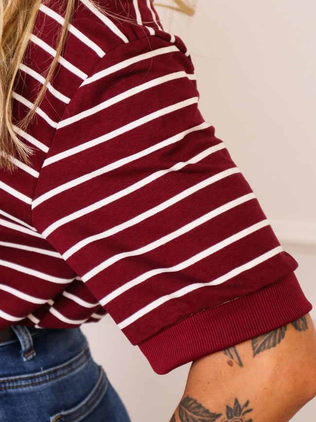 T-SHIRT OVERSIZE W PASKI- BORDOWY