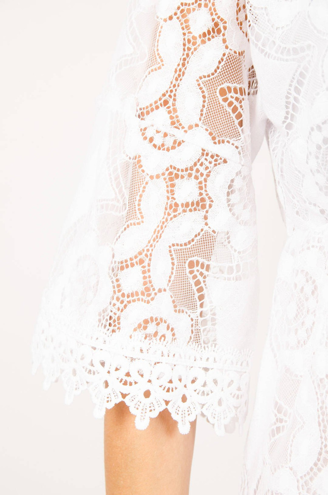 BIAŁA KORONKOWA SUKIENKA ZE ZDOBIENIEM