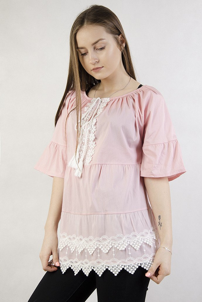 Jasnoróżowa bluzka koszulowa z haftami