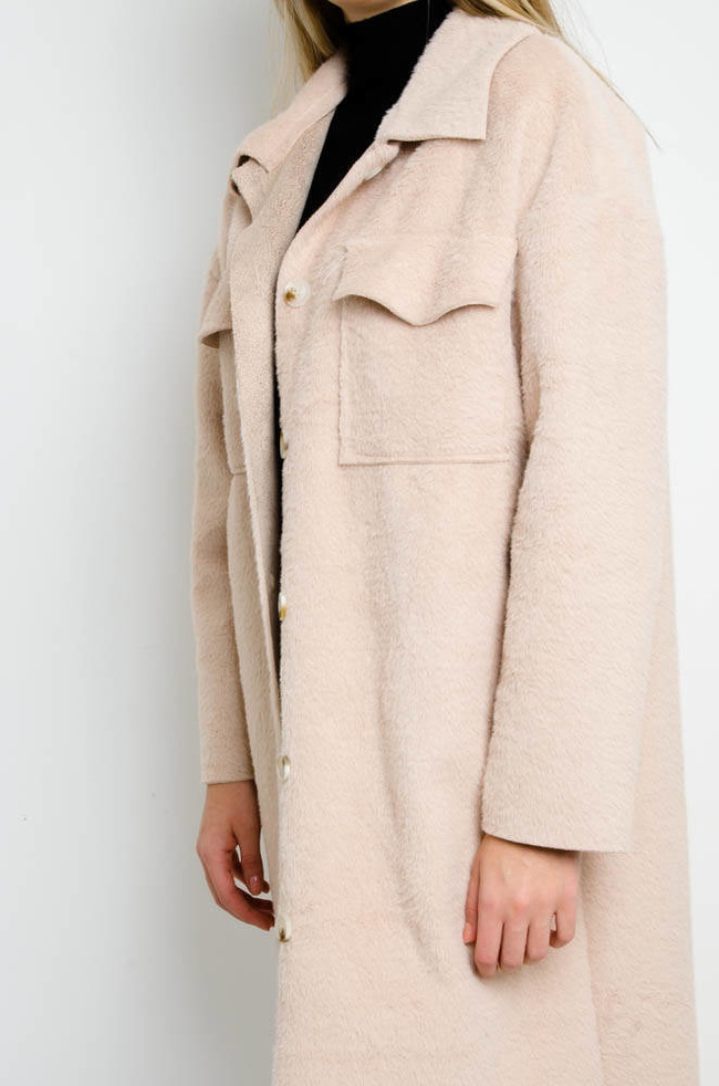 BEŻOWY PŁASZCZ ALPAKA Z KIESZONKAMI