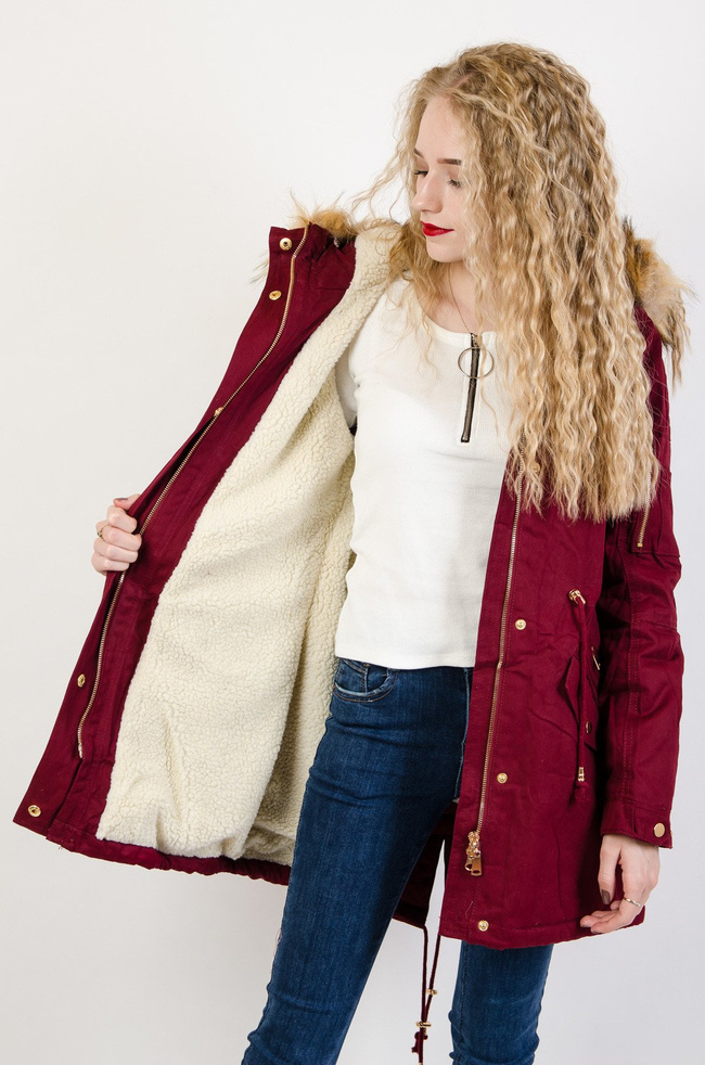 Bordowa asymetryczna kurtka ze złotymi zamkami
