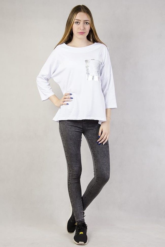 Biała bluzka z błyszczącą kieszonką