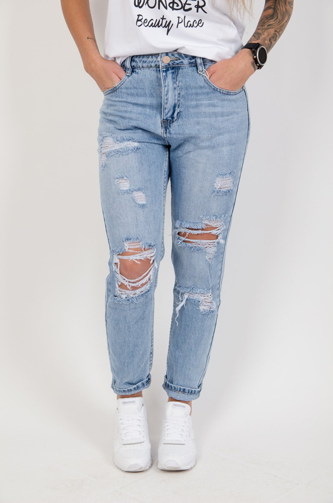 Spodnie jeansowe typu boyfriend z dziurami