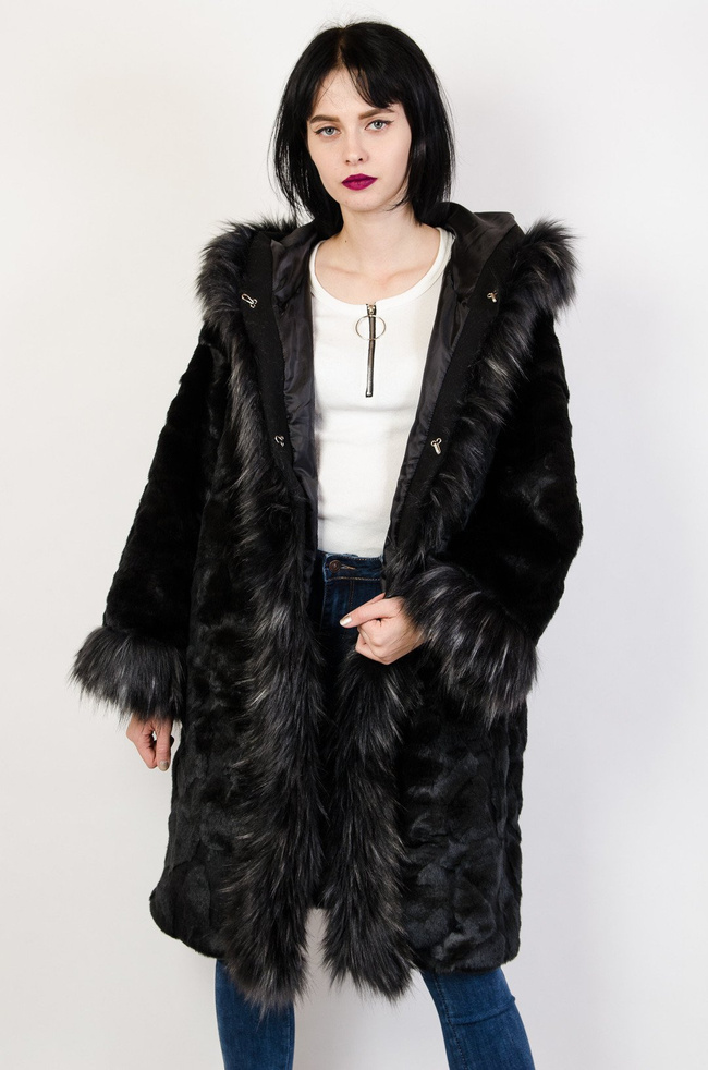 Czarne sztuczne futro z kapturem