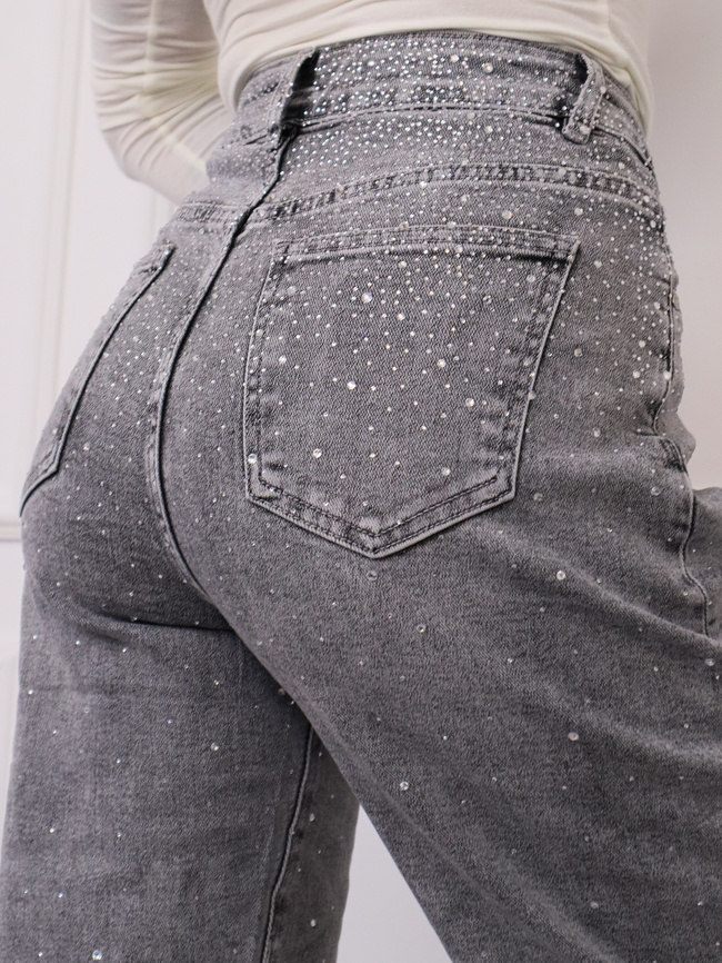 SPODNIE JEANSOWE MOM FIT ZDOBIONE CYRKONIAMI- SZARE