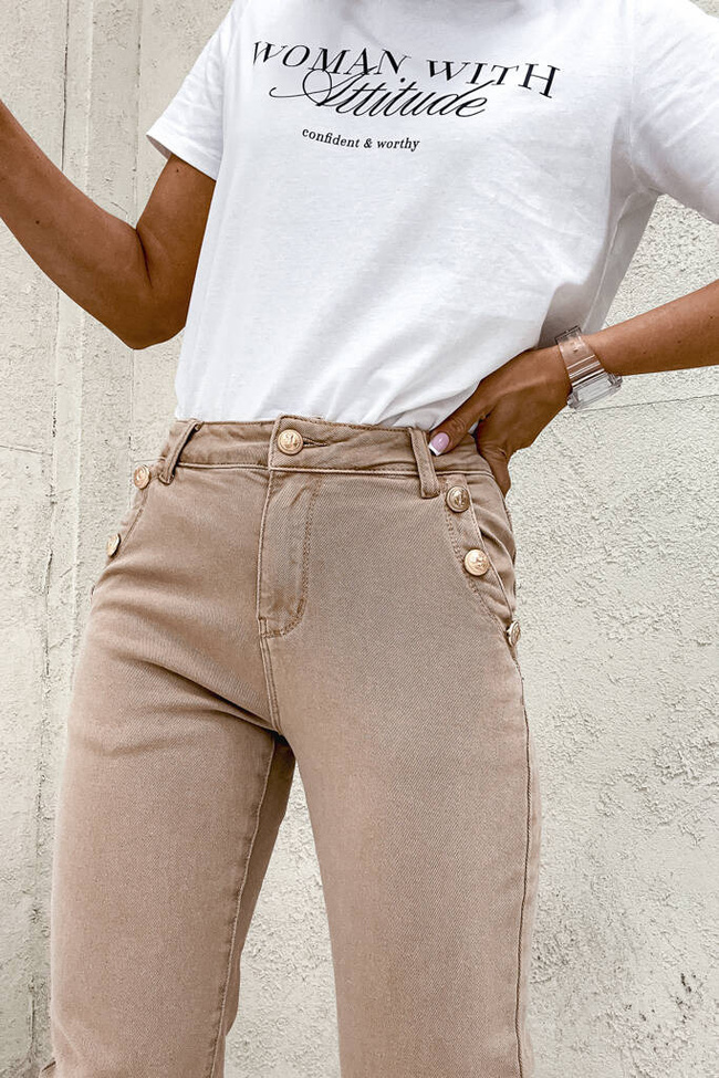 SPODNIE MOM FIT Z OZDOBNYMI GUZIKAMI NA KIESZENIACH -BEŻOWE