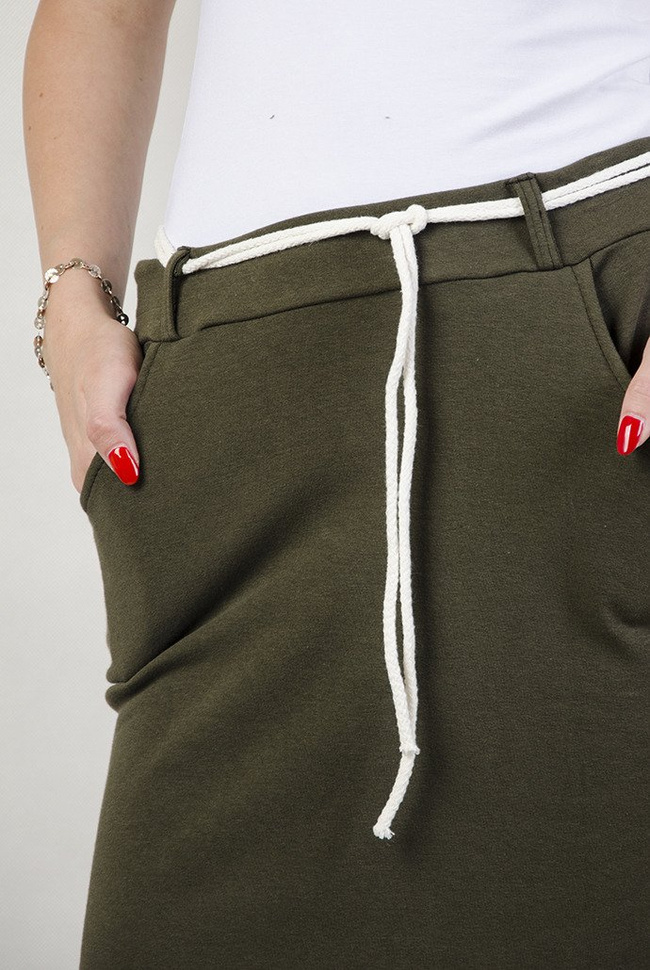 Krótka, zielona spódniczka z wiązaniem