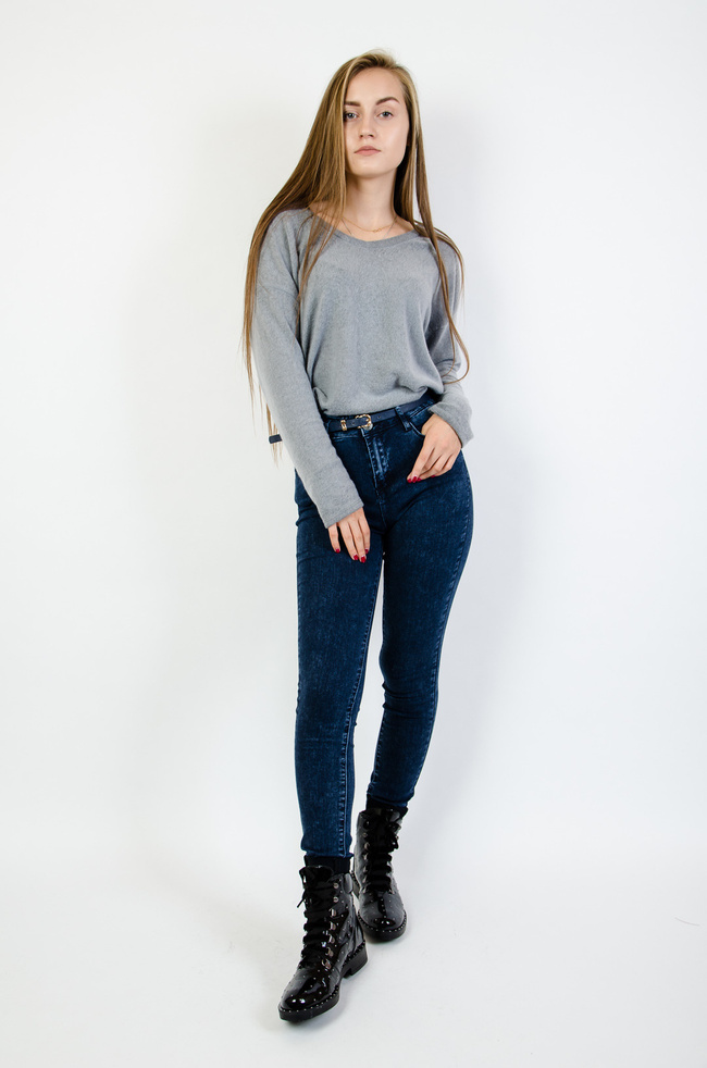 Spodnie skinny z wysokim stanem oraz falbaną w pasie