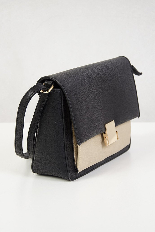 Mała czarno beżowa torebka ze złotą sprzączką