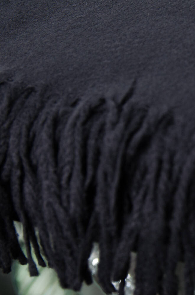 CHUSTA Z FRĘDZLAMI KLASYK- CZARNA