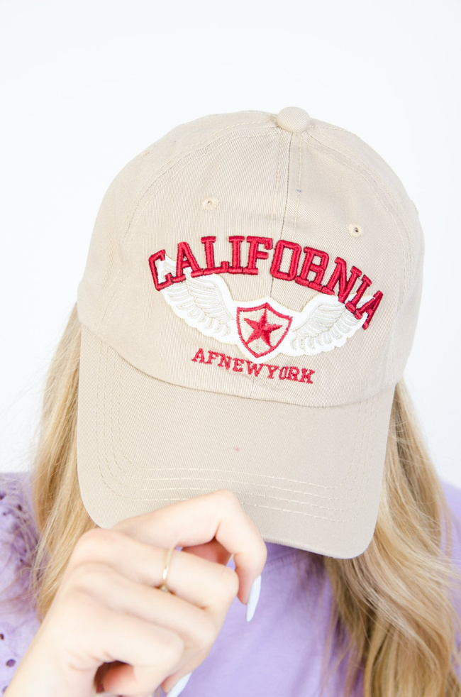 BEŻOWA CZAPKA Z DASZKIEM "CALIFORNIA"