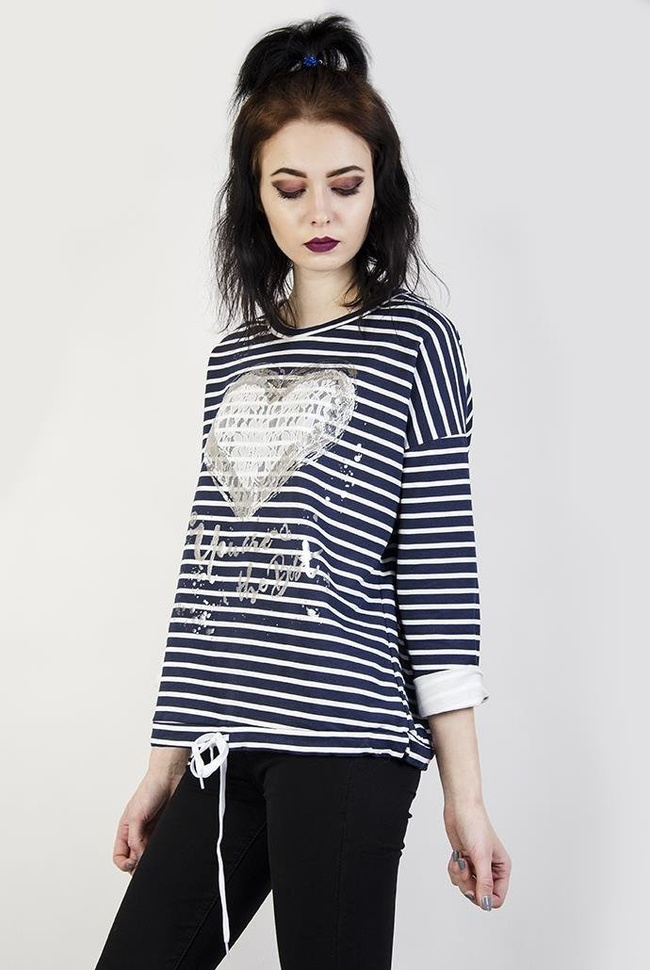 Biało-granatowa bluzka w paski, z sercem