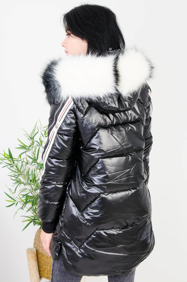 CZARNA POŁYSKUJĄCA KURTKA Z LAMPASAMI 