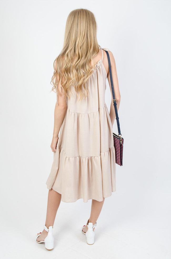 Beżowa warstwowa sukienka na cienkich ramiączkach