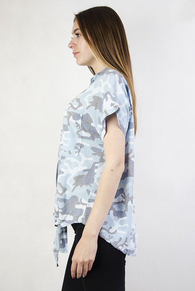 Niebieska koszula moro z wiązaniem z przodu