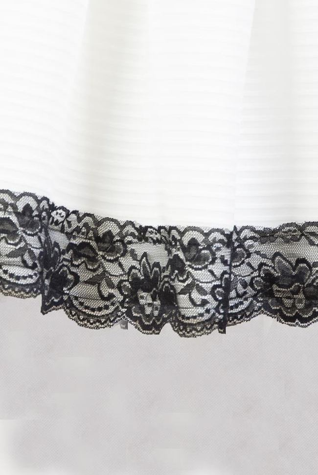 Biała spódnica bombka