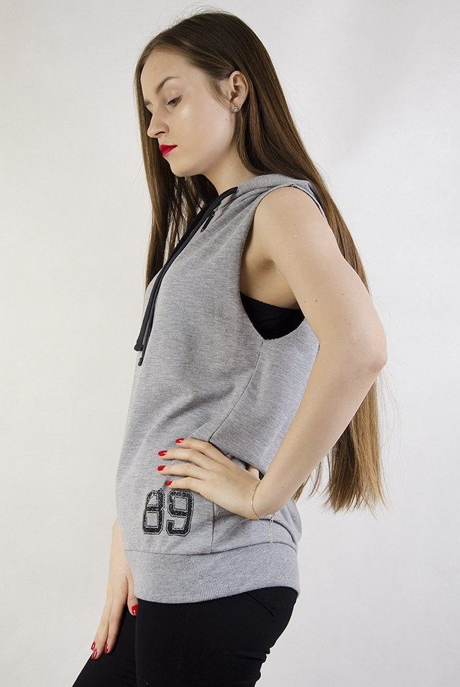 Szary sportowy bezrękawnik z kapturem