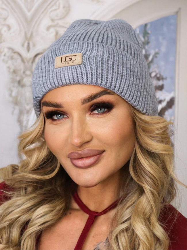 ZIMOWA CZAPKA Z NASZYWKĄ LGC- SZARA