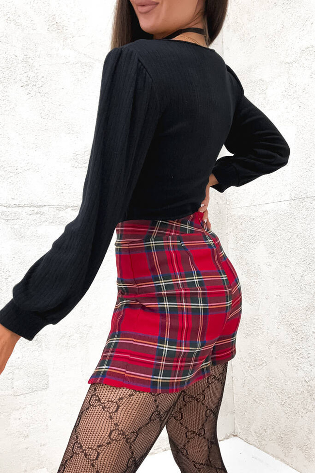 CZERWONE SPÓDNICO SPODENKI W KRATĘ Z WYSOKIM STANEM