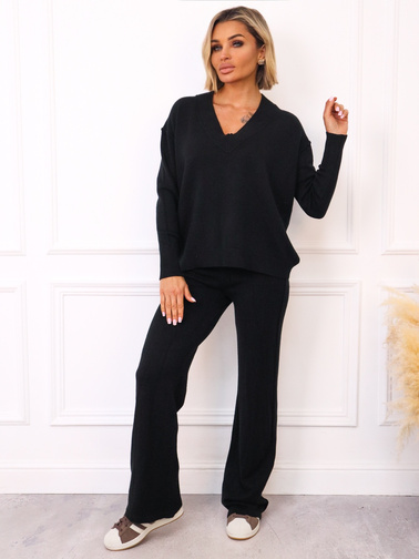 KOMPLET DZIANINOWY SWETER Z DEKOLTEM W SZPIC+ SPODNIE- CZARNY
