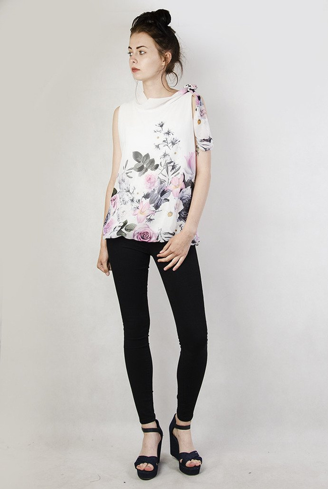 Biała bluzka z wiązaniem przy ramieniu, w kwiaty