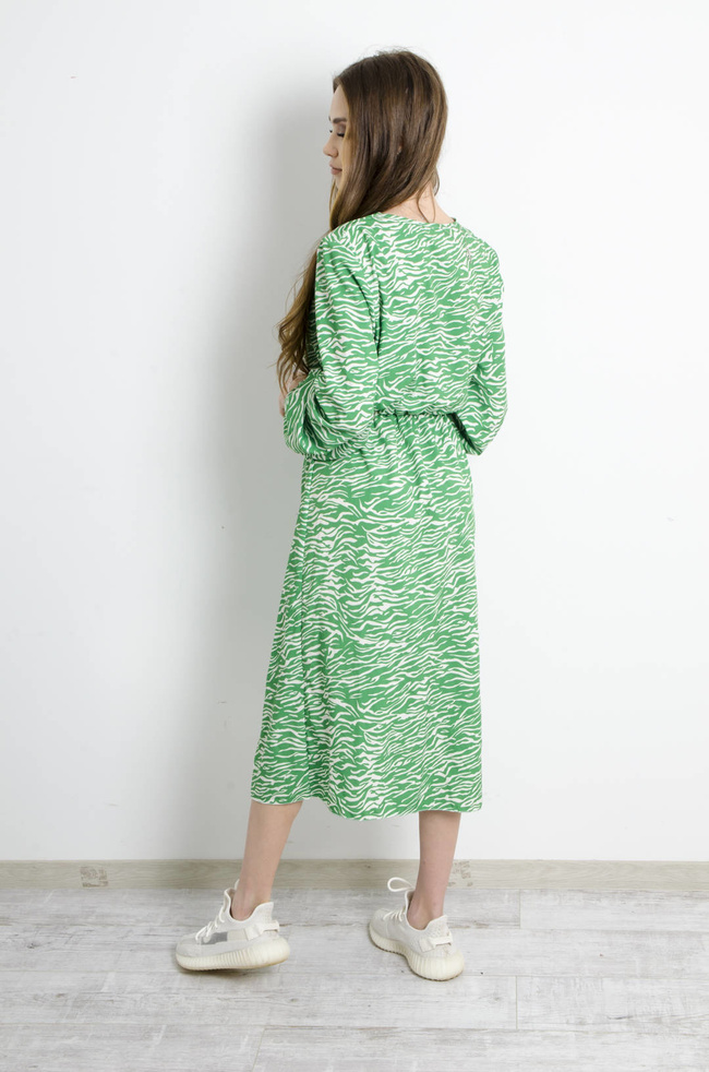 SUKIENKA ZIELONA Z WYCIĘCIEM  