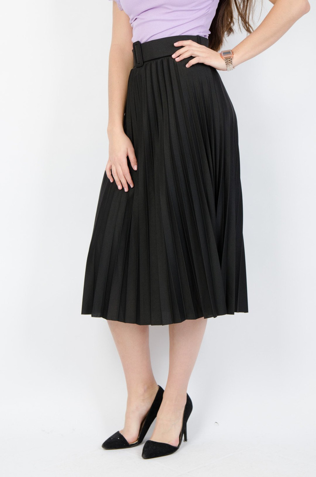 Czarna plisowana spódnica midi z paskiem