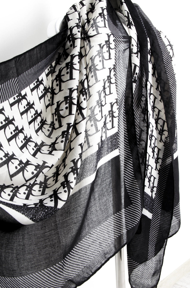 SZAL BIAŁO-CZARNY WZORZYSTY 