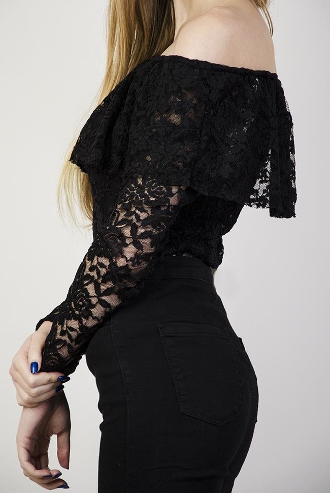 Koronkowe czarne body z hiszpańskim dekoltem